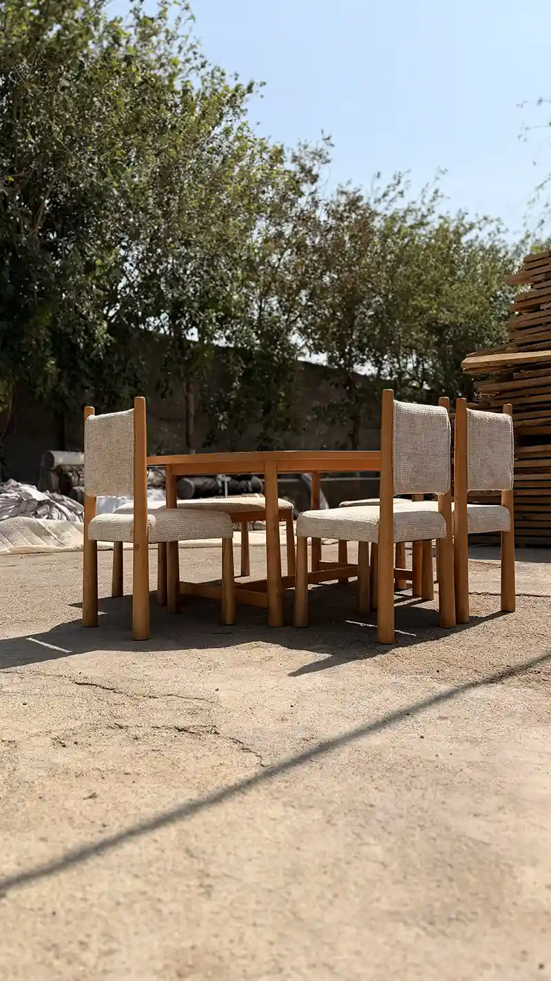 aykan 4-w نمای پشت صندلیهای چوبی میز ناهارخوری مدل آیکان